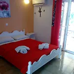 Villa Eleni Holidays Resort Pool Exclusively For Guests Near The Beach Sidárion