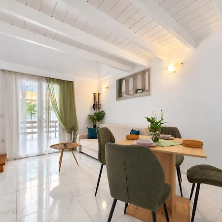 Eleni Holidays - With Pool Near The