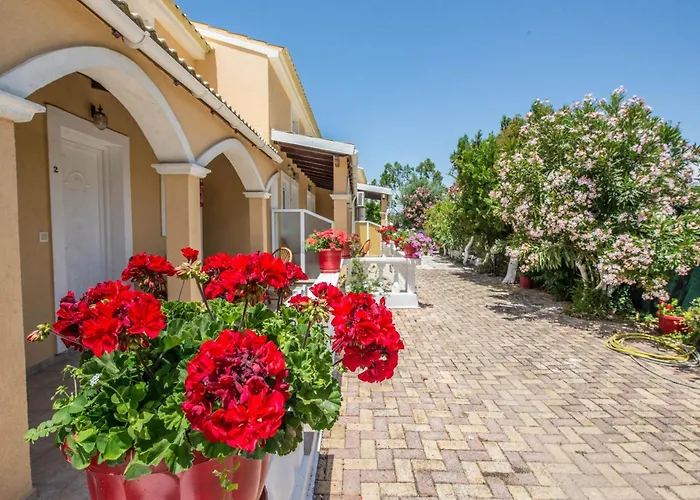 Villa Eleni Holiday Resort 4' Walk To Beach With Pool - Ideal For Families And Couples 4* Sidárion