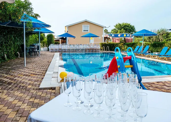 Villa Eleni Holiday Resort 4' Walk To Beach With Pool - Ideal For Families And Couples Lägenhetshotell