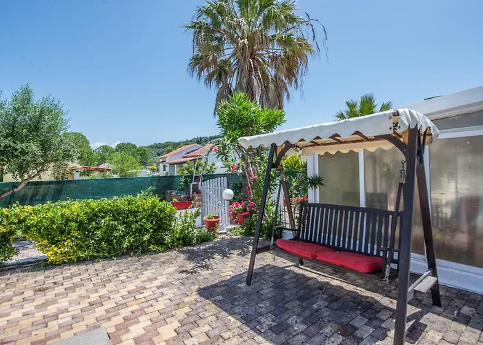 Villa Eleni Holiday Resort 4' Walk To Beach With Pool - Ideal For Families And Couples