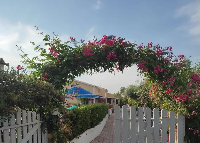 Villa Eleni Holiday Resort 4' Walk To Beach With Pool - Ideal For Families And Couples 4*