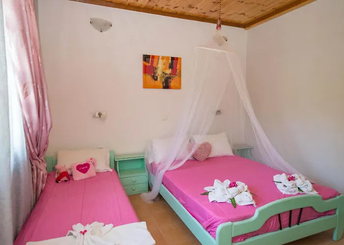 Villa Eleni Holiday Resort 4' Walk To Beach With Pool - Ideal For Families And Couples