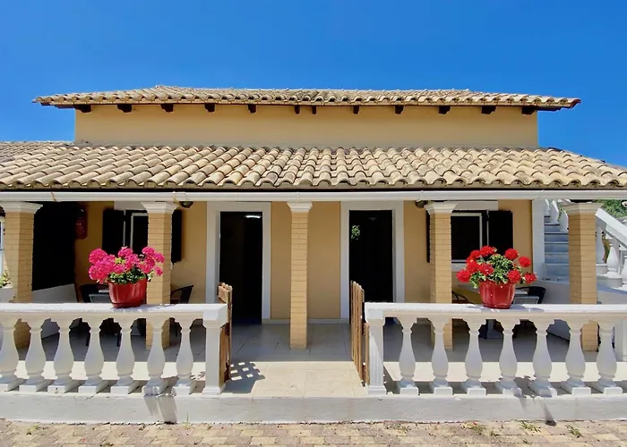 Villa Eleni Holiday Resort 4' Walk To Beach With Pool - Ideal For Families And Couples Sidárion