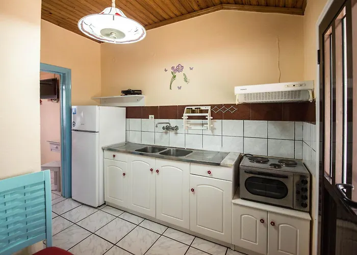 Lägenhetshotell Villa Eleni Holiday Resort 4' Walk To Beach With Pool - Ideal For Families And Couples 4*
