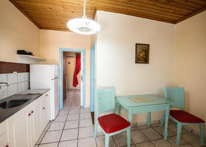 Villa Eleni Holiday Resort 4' Walk To Beach With Pool - Ideal For Families And Couples Sidárion