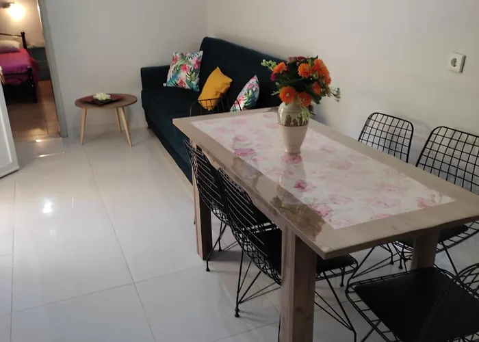 Lägenhetshotell Villa Eleni Holiday Resort 4' Walk To Beach With Pool - Ideal For Families And Couples Sidárion