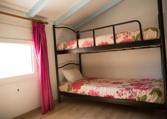 Villa Eleni Holiday Resort 4' Walk To Beach With Pool - Ideal For Families And Couples Lägenhetshotell