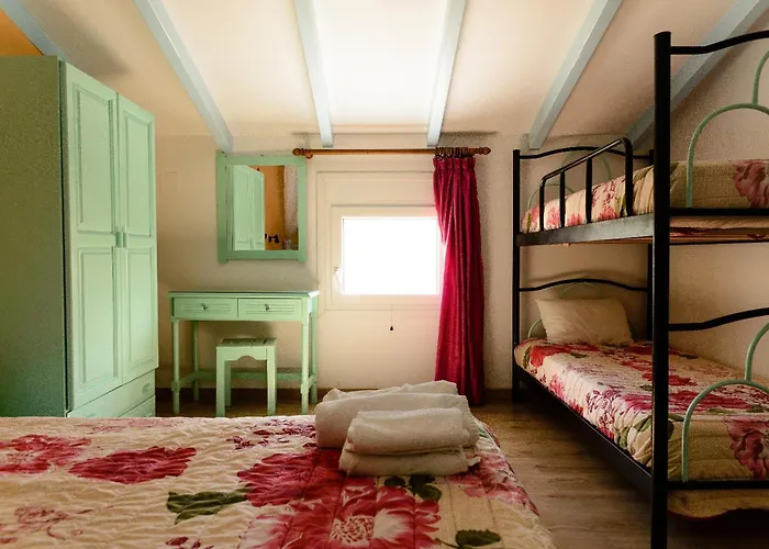 Lägenhetshotell Villa Eleni Holiday Resort 4' Walk To Beach With Pool - Ideal For Families And Couples