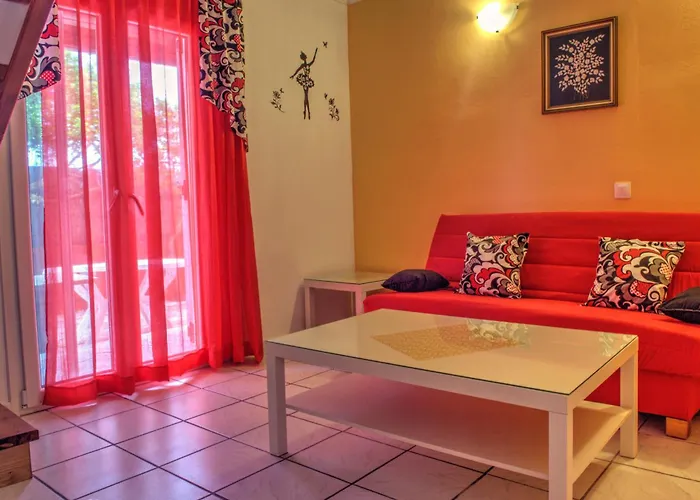 Villa Eleni Holiday Resort 4' Walk To Beach With Pool - Ideal For Families And Couples Sidárion
