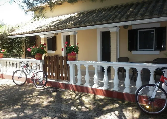 Lägenhetshotell Villa Eleni Holiday Resort 4' Walk To Beach With Pool - Ideal For Families And Couples Sidárion