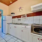 Villa Eleni Holiday Resort 4' Walk To Beach With Pool - Ideal For Families And Couples Appart hôtel 4*