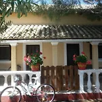 Villa Eleni Holiday Resort 4' Walk To Beach With Pool - Ideal For Families And Couples Sidárion