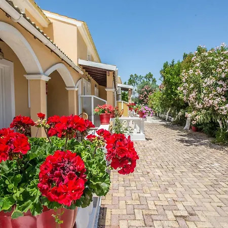 Villa Eleni Holidays Resort - With Pool Near The Beach 4* Sidárion