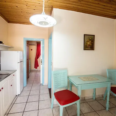 Eleni Holidays - With Pool Near The Sidárion