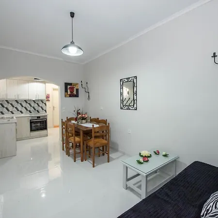 Apartahotel Eleni Holidays - With Pool Near The 4*